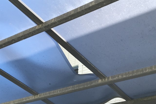 カーポート屋根修理は被害状況を確認してDIYか業者か決めよう！