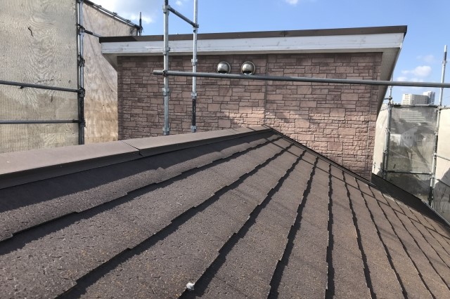 屋根の葺き替え工事にかかる日数をご紹介！カバー工法との比較なども