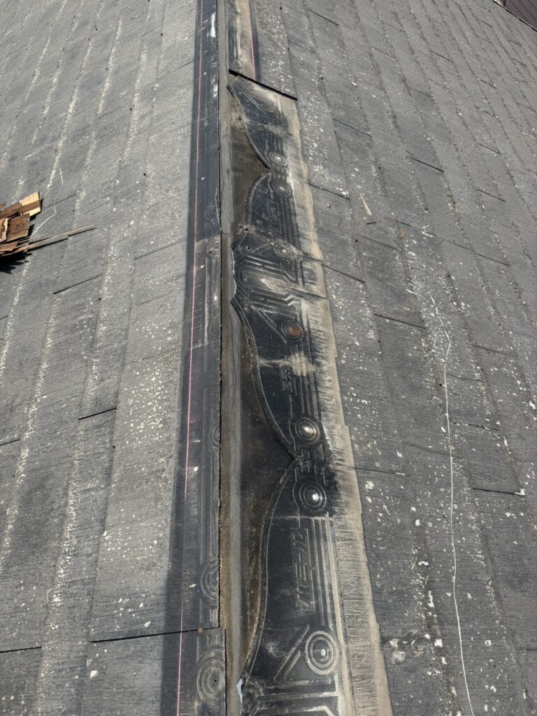 棟板金周辺のカラーベストを交換