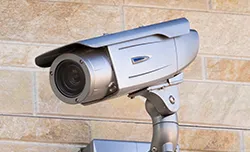 バレットタイプの防犯カメラ
