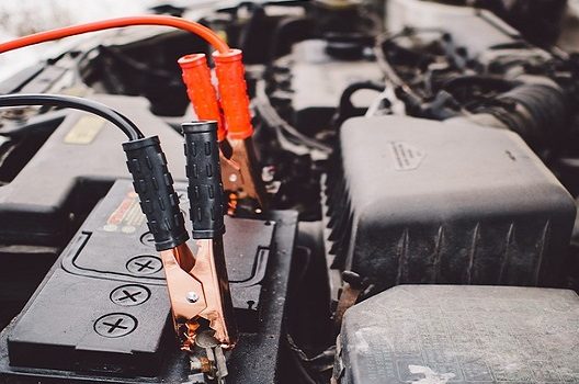トヨタプレミオのバッテリー上がり対処法・バッテリー交換方法を解説