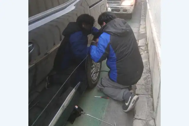 合同会社まるオート-スタッフ