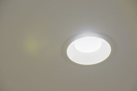 LEDダウンライトには「交換型」と「固定型」がある