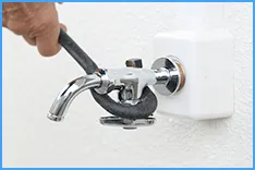 ハンドルの根元から水漏れしている